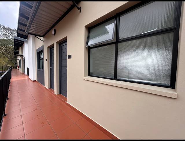 1 BEDROOM APARTMENT TO LET IN WATERFALL